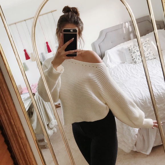 White off the shoulder sweater - Picture 4 of 9
